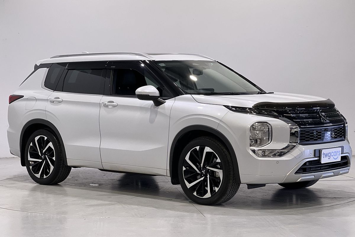 2022 Mitsubishi Outlander Exceed ZM
