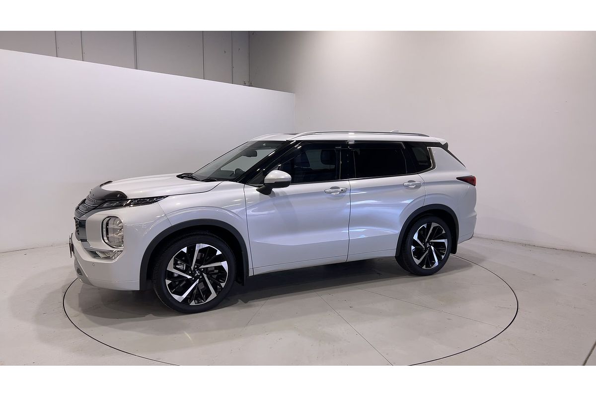 2022 Mitsubishi Outlander Exceed ZM
