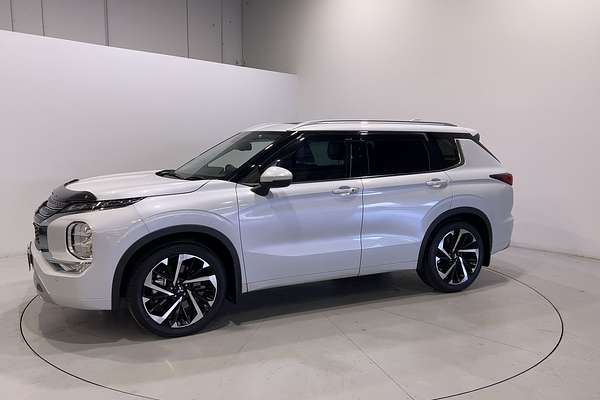2022 Mitsubishi Outlander Exceed ZM