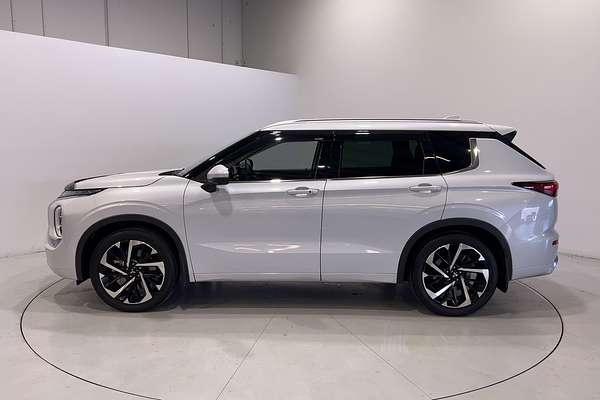 2022 Mitsubishi Outlander Exceed ZM