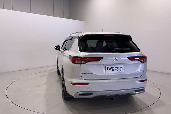 2022 Mitsubishi Outlander Exceed ZM