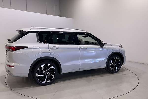 2022 Mitsubishi Outlander Exceed ZM