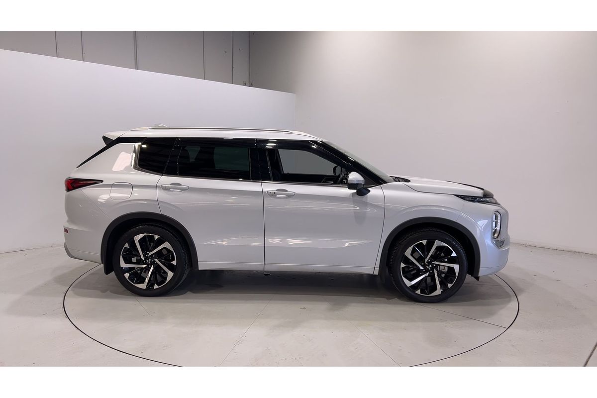 2022 Mitsubishi Outlander Exceed ZM