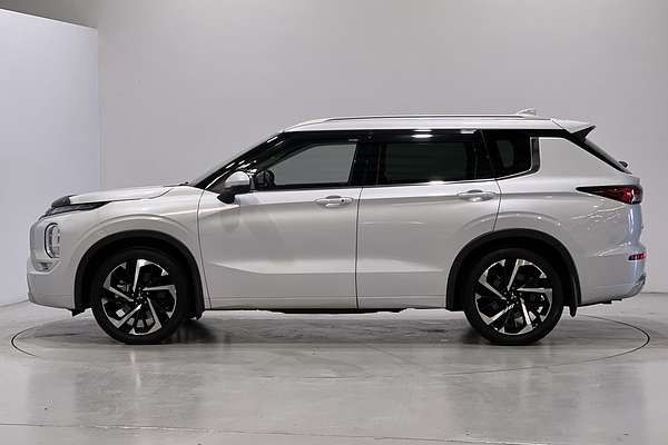 2022 Mitsubishi Outlander Exceed ZM