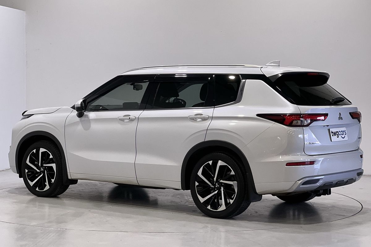 2022 Mitsubishi Outlander Exceed ZM
