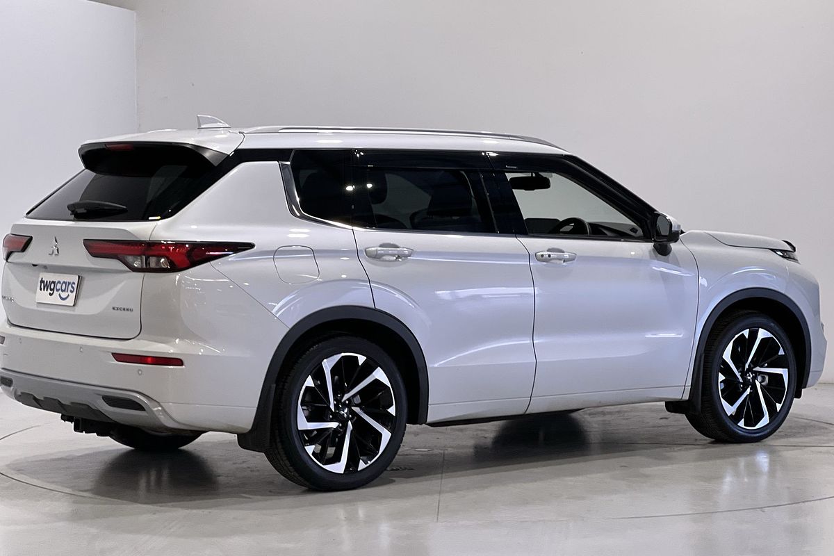 2022 Mitsubishi Outlander Exceed ZM