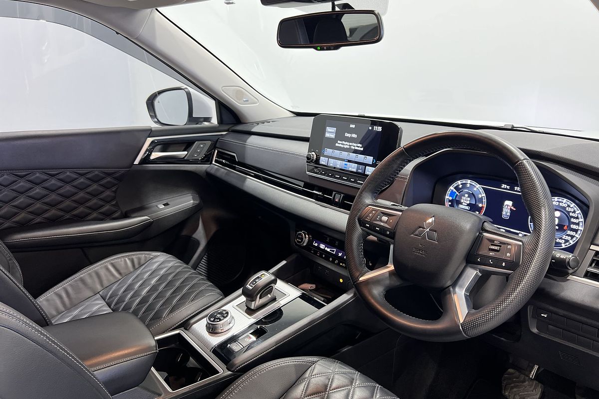 2022 Mitsubishi Outlander Exceed ZM