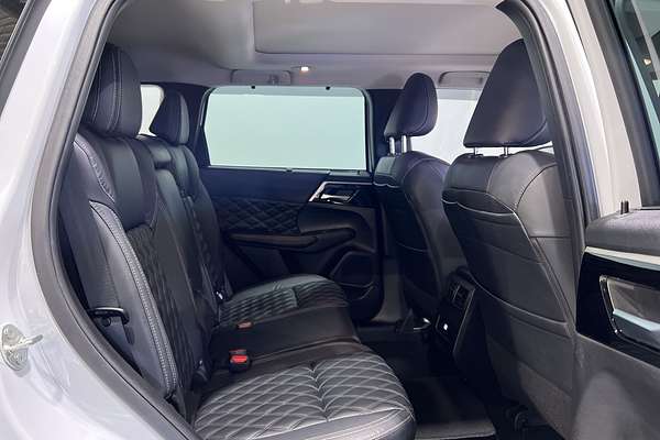 2022 Mitsubishi Outlander Exceed ZM