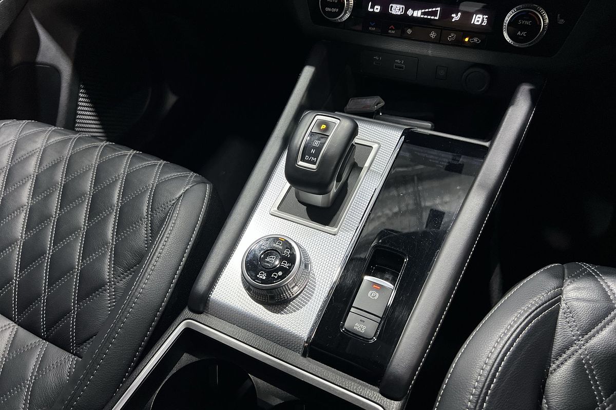 2022 Mitsubishi Outlander Exceed ZM