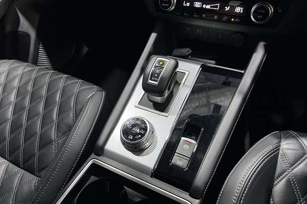 2022 Mitsubishi Outlander Exceed ZM