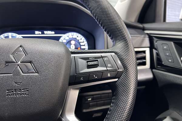 2022 Mitsubishi Outlander Exceed ZM