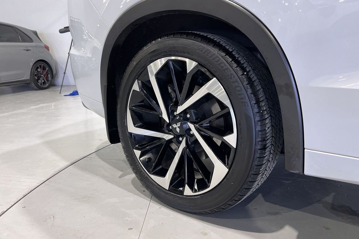 2022 Mitsubishi Outlander Exceed ZM