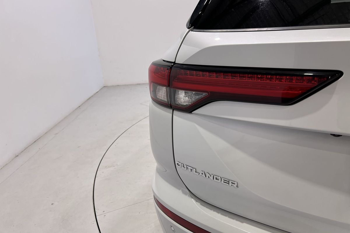 2022 Mitsubishi Outlander Exceed ZM
