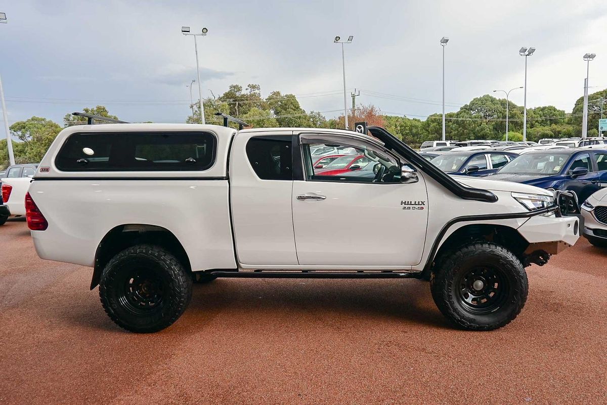 2015 Toyota Hilux SR5 GUN126R 4X4