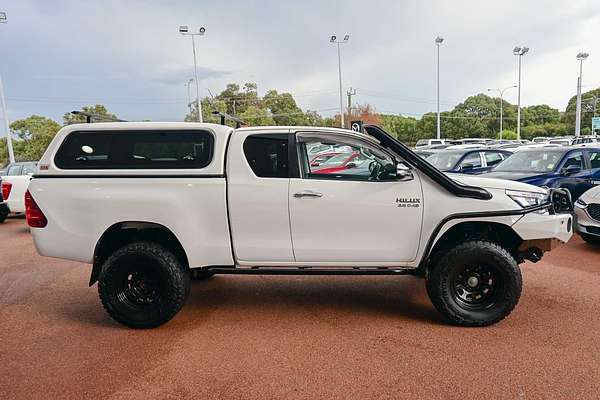 2015 Toyota Hilux SR5 GUN126R 4X4