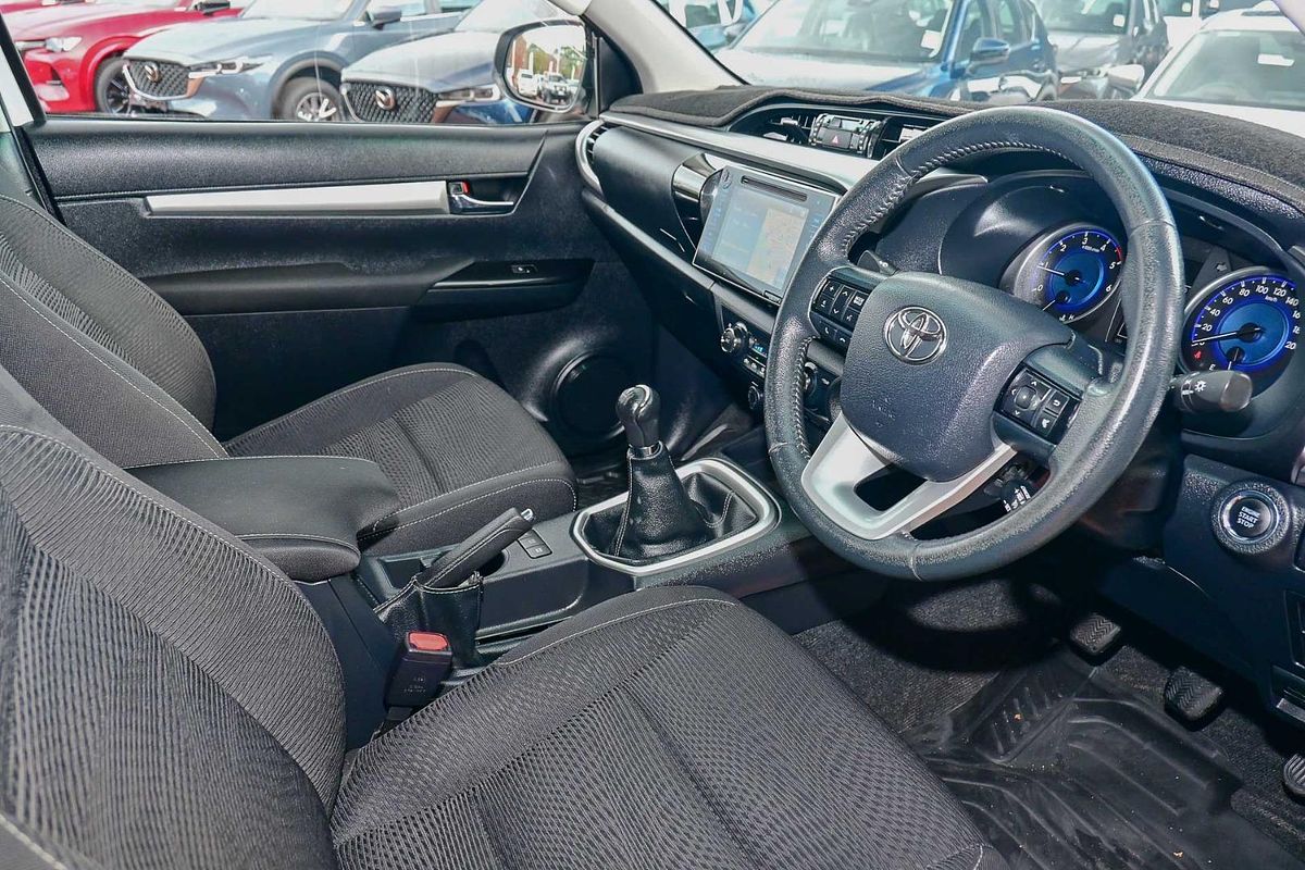2015 Toyota Hilux SR5 GUN126R 4X4