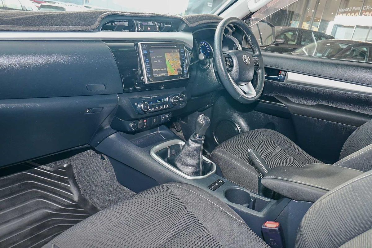 2015 Toyota Hilux SR5 GUN126R 4X4