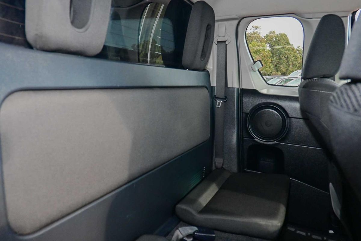 2015 Toyota Hilux SR5 GUN126R 4X4