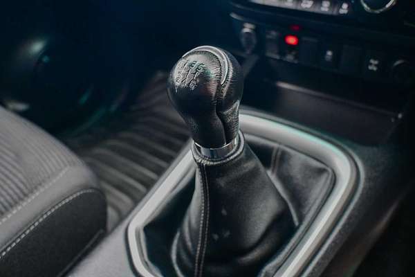 2015 Toyota Hilux SR5 GUN126R 4X4