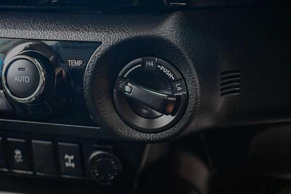 2015 Toyota Hilux SR5 GUN126R 4X4