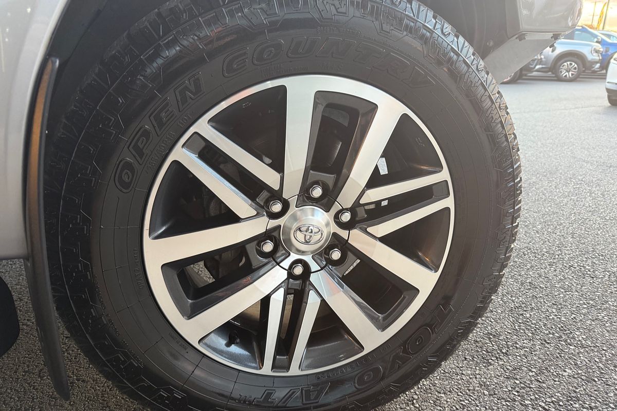 2017 Toyota Hilux SR5 GUN126R 4X4