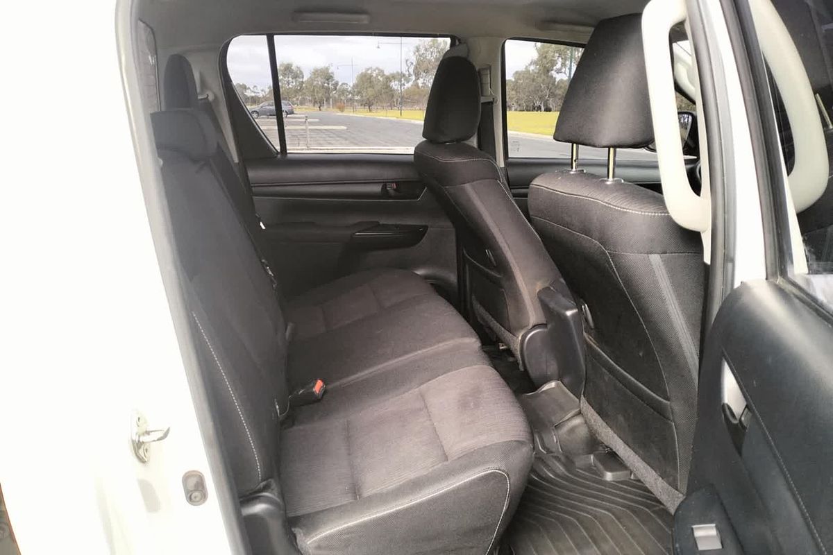 2017 Toyota Hilux SR GUN126R 4X4