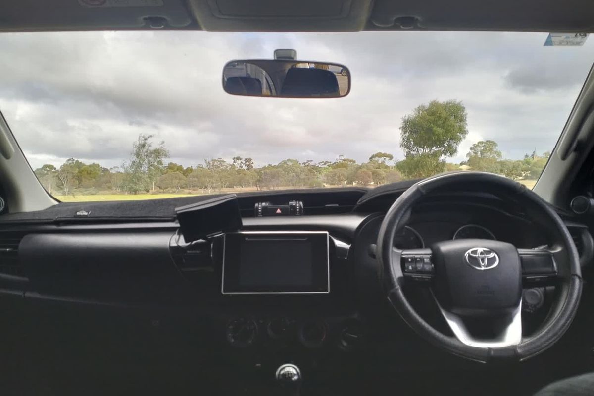 2017 Toyota Hilux SR GUN126R 4X4