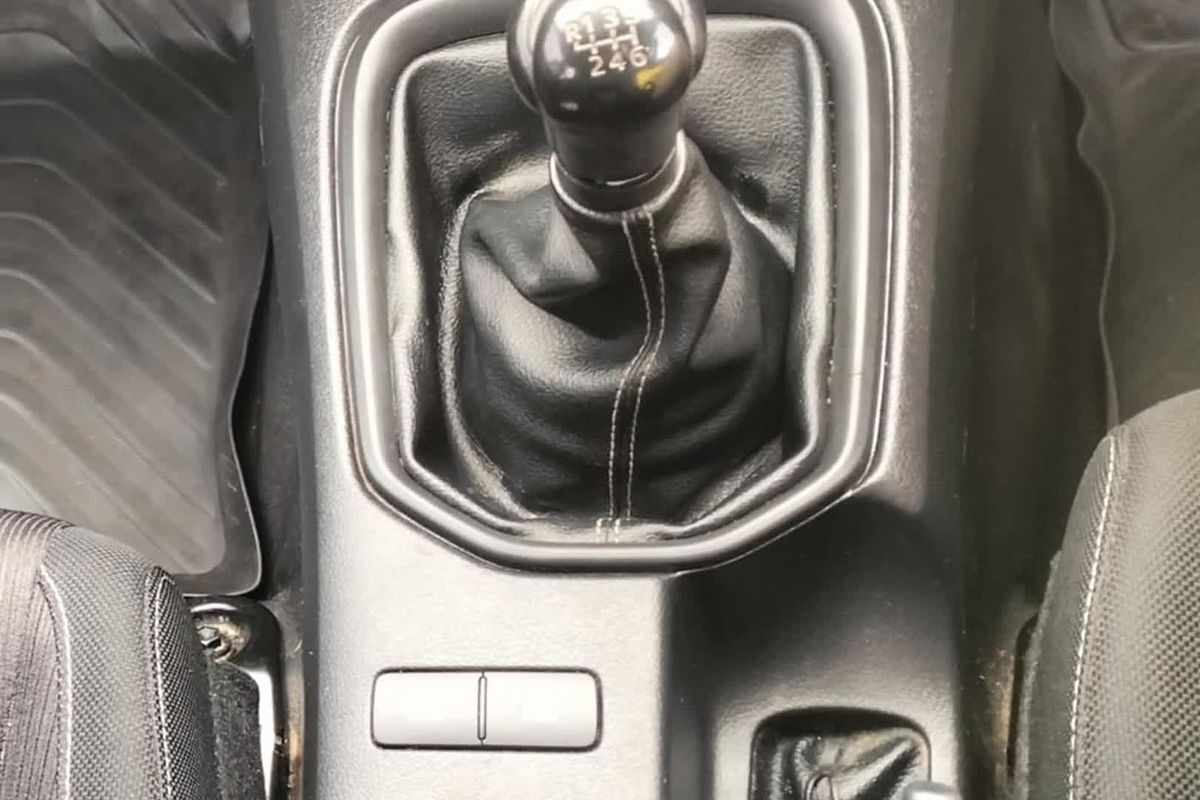 2017 Toyota Hilux SR GUN126R 4X4