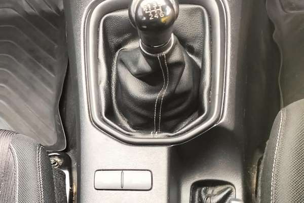 2017 Toyota Hilux SR GUN126R 4X4