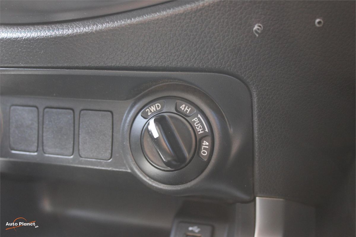 2017 Nissan NAVARA RX (4x4) D23 SERIES II 4X4