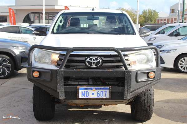 2016 Toyota HILUX SR (4x4) GUN126R 4X4