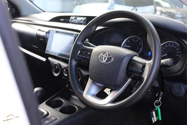2016 Toyota HILUX SR (4x4) GUN126R 4X4
