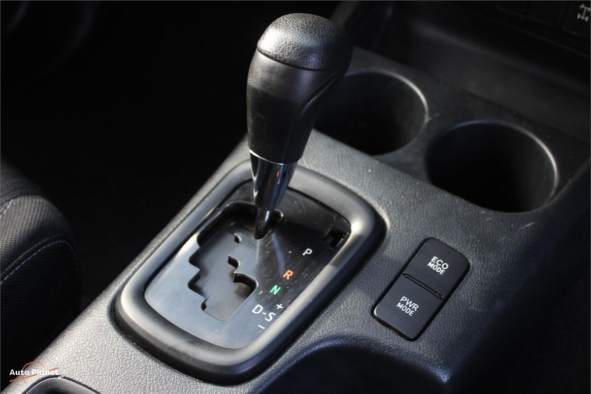 2016 Toyota HILUX SR (4x4) GUN126R 4X4