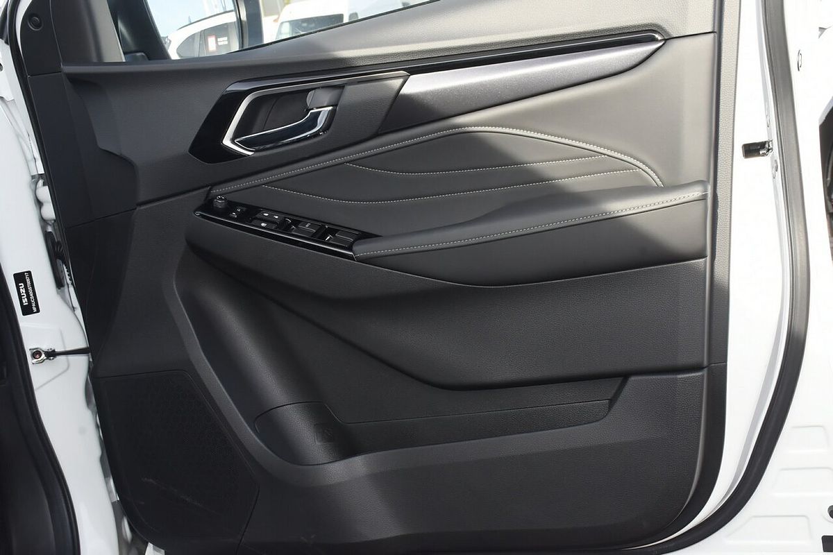 2025 Isuzu MU-X LS-T