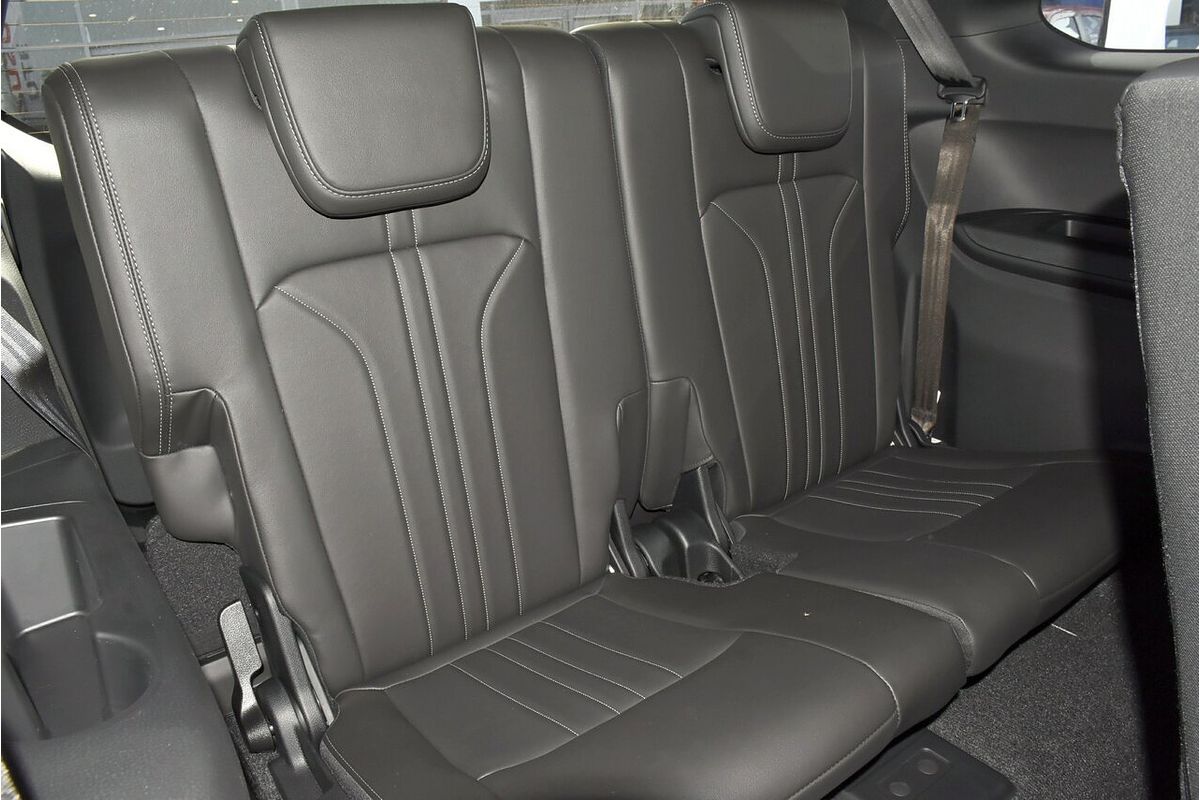 2025 Isuzu MU-X LS-T