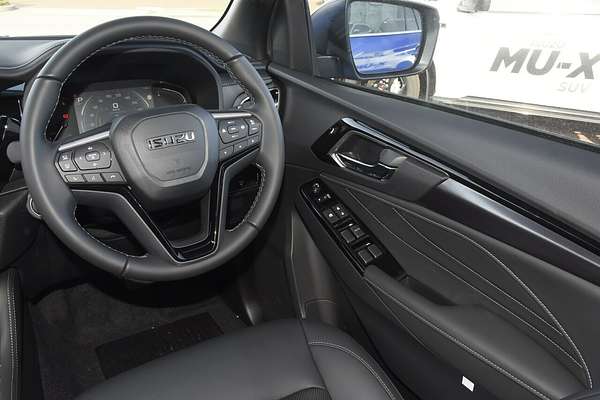 2025 Isuzu MU-X LS-T