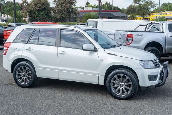 2014 Suzuki Grand Vitara Navigator JB