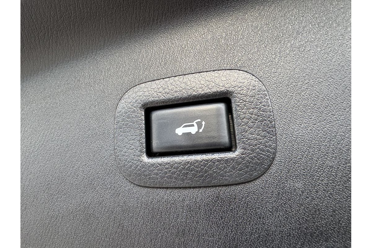 2022 Nissan Patrol Ti-L Y62