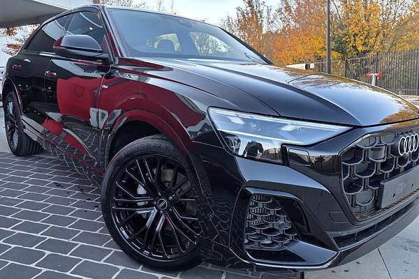 2025 Audi Q8 55 TFSI S line F1