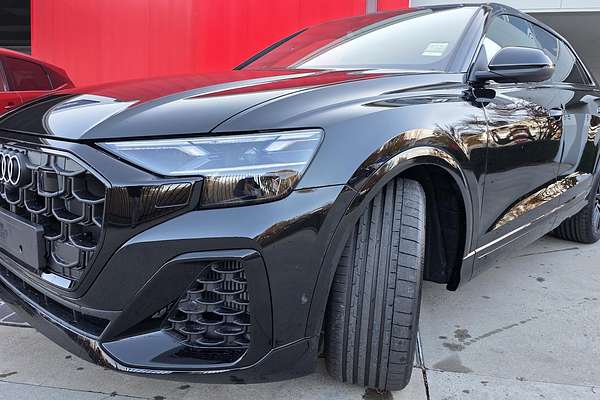 2025 Audi Q8 55 TFSI S line F1