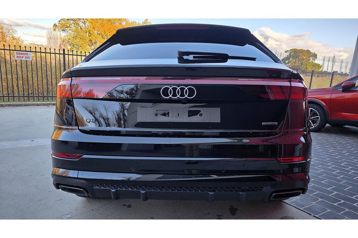 2025 Audi Q8 55 TFSI S line F1