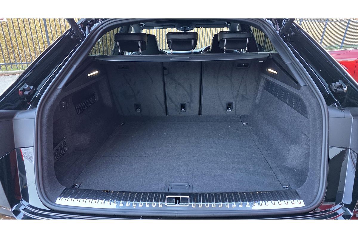 2025 Audi Q8 55 TFSI S line F1