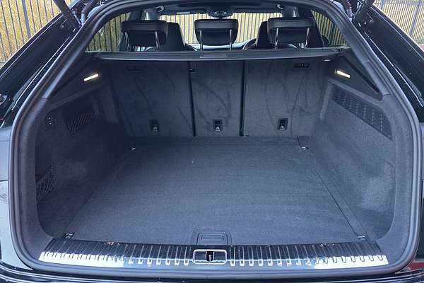 2025 Audi Q8 55 TFSI S line F1