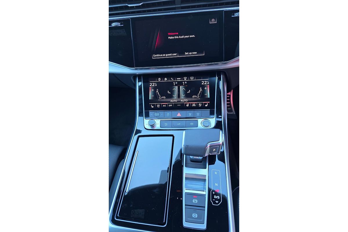 2025 Audi Q8 55 TFSI S line F1