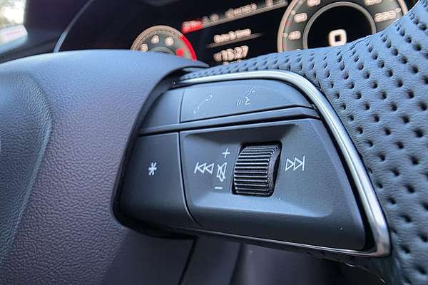 2025 Audi Q8 55 TFSI S line F1