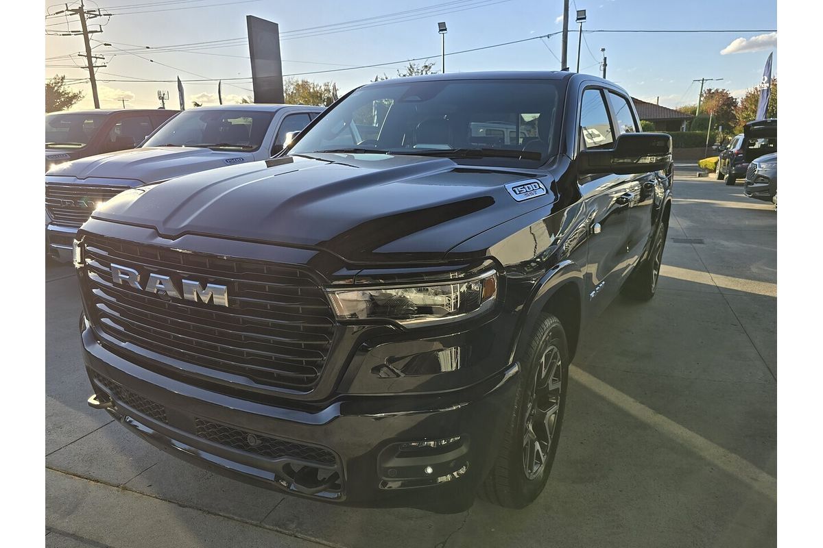 2025 RAM 1500 Laramie Sport Hurricane SO RamBox DT 4X4 SWB