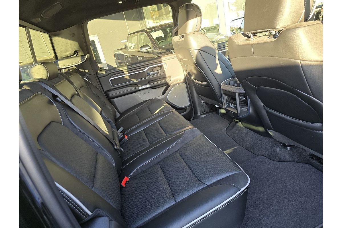 2025 RAM 1500 Laramie Sport Hurricane SO RamBox DT 4X4 SWB