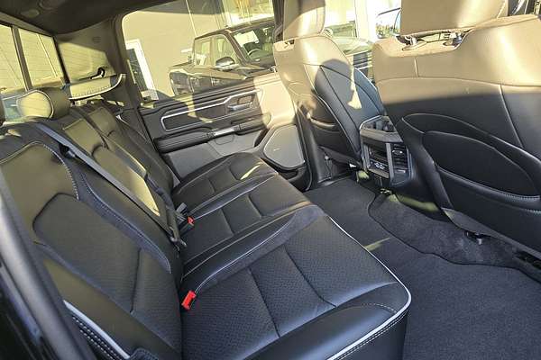 2025 RAM 1500 Laramie Sport Hurricane SO RamBox DT 4X4 SWB