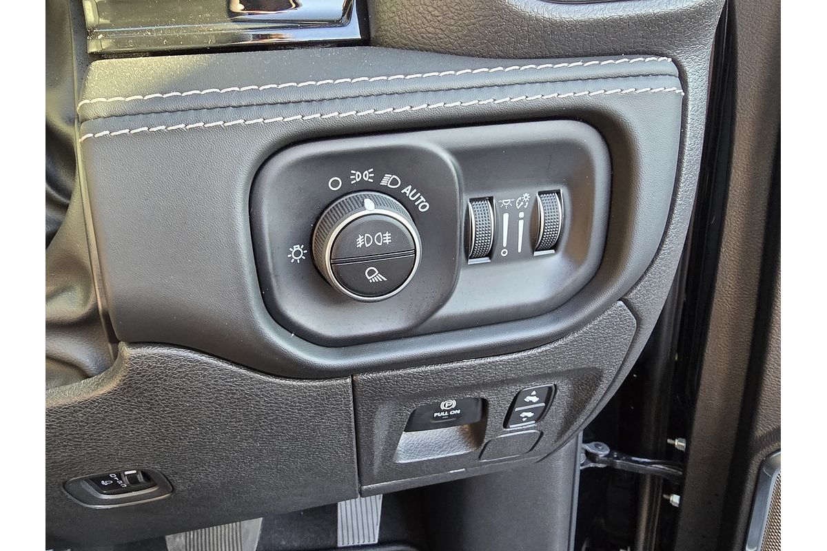 2025 RAM 1500 Laramie Sport Hurricane SO RamBox DT 4X4 SWB