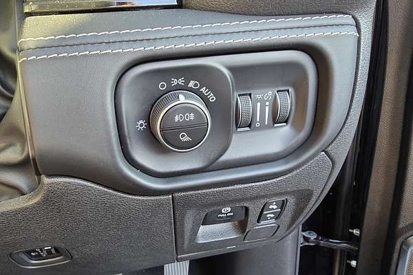 2025 RAM 1500 Laramie Sport Hurricane SO RamBox DT 4X4 SWB